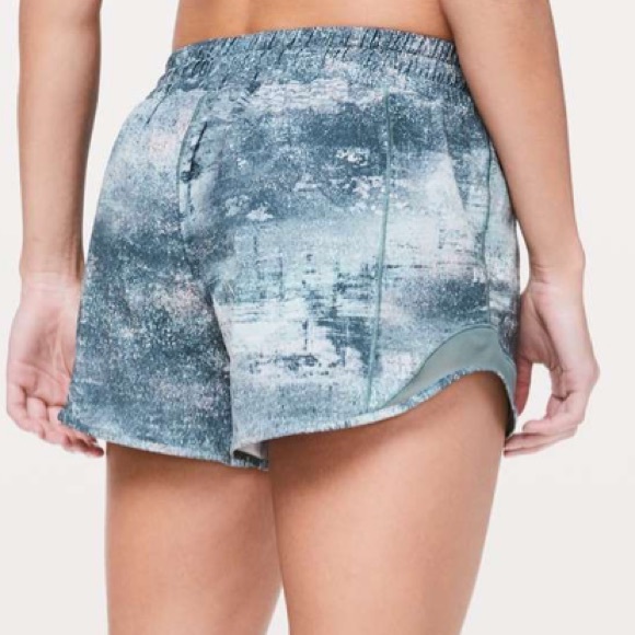 Lululemon Hotty Hot Short II *Long 4" Azurite Mint Tint Multi / Mystic Green 6 - Picture 5 of 15